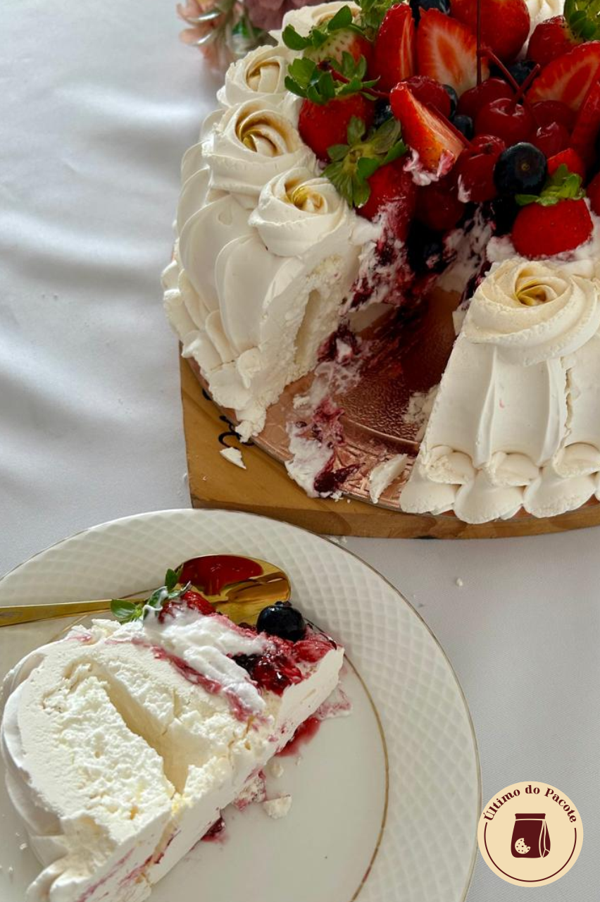 04 Pavlova Frutas Vermelhas.png